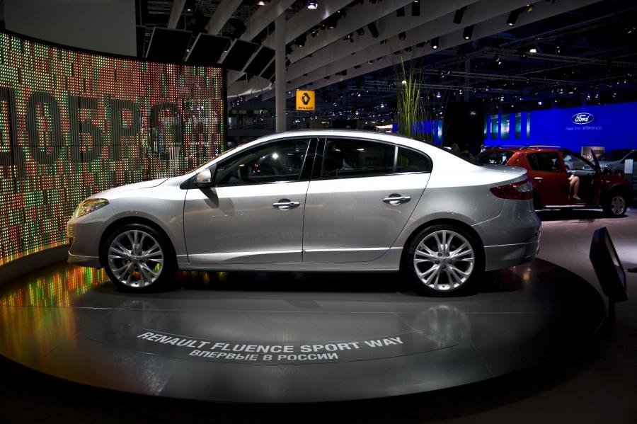  Renault Fluence 2010 года  (фото 45 из 146)